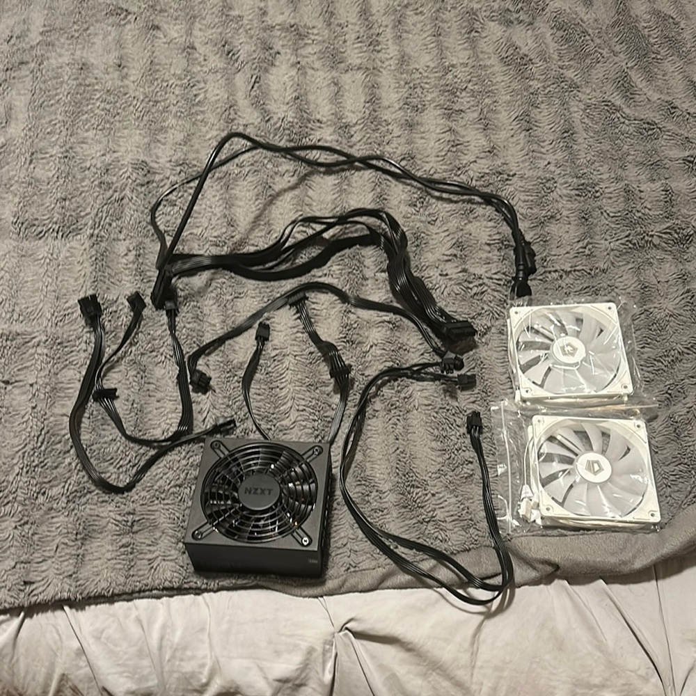 NZXT H510 PC Case and NZXT S650 Watt Modular ITE Power Supply with White Fans